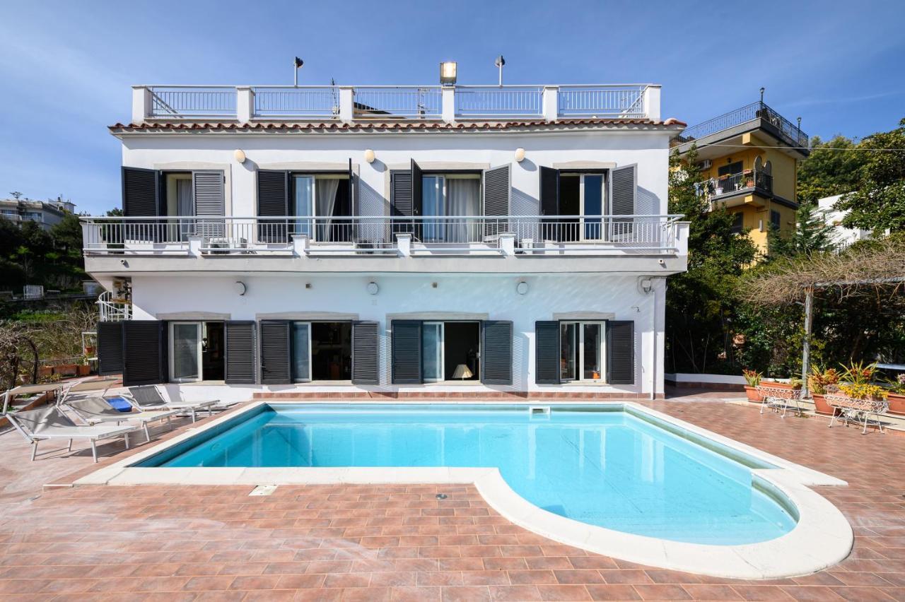 Villa Emilia Поццуолі Екстер'єр фото